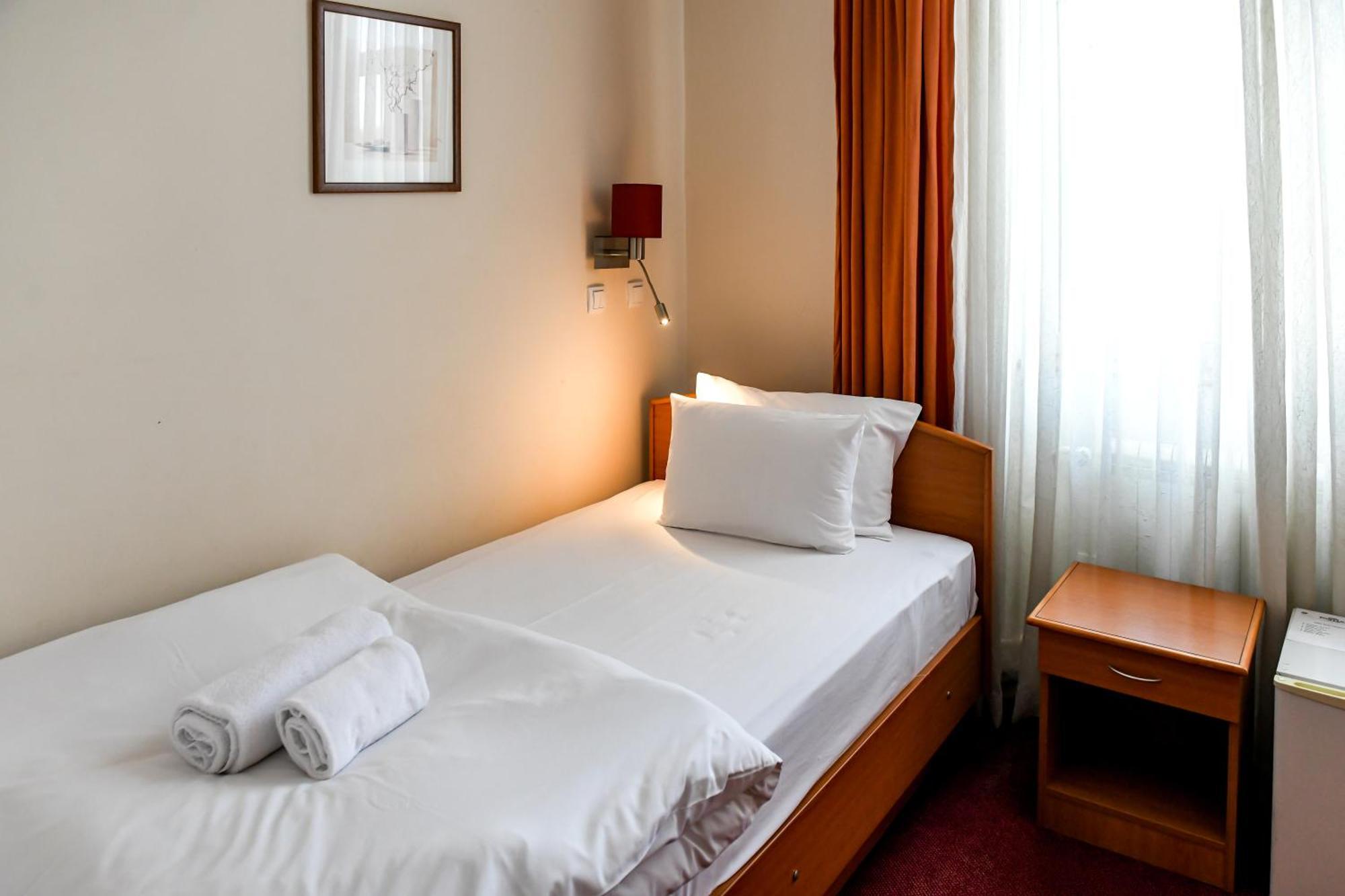 Hotel Fontana Bačka Palanka Exteriér fotografie