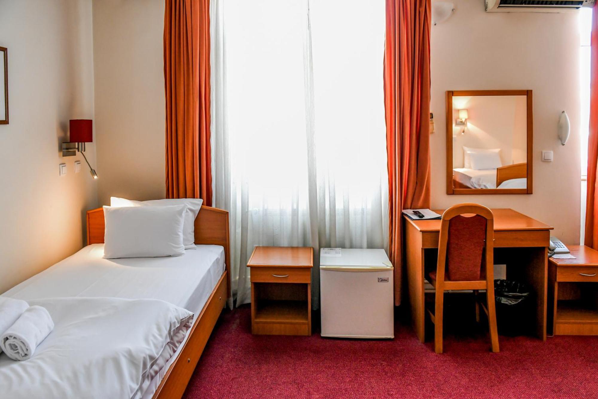 Hotel Fontana Bačka Palanka Exteriér fotografie