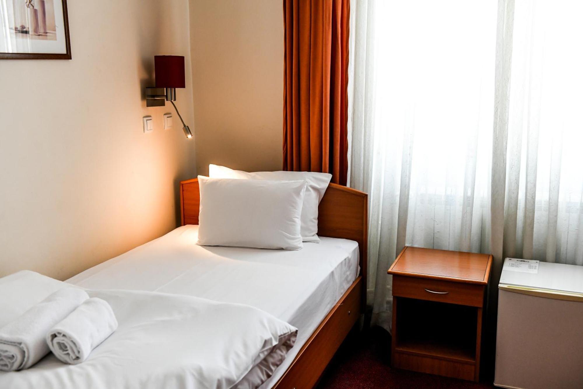 Hotel Fontana Bačka Palanka Exteriér fotografie